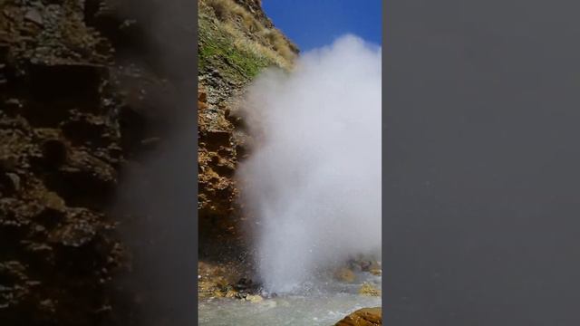 Gesyer Pincholo #01 #volcano #volcan #aventurevolcans #voyage #aventure #pérou #colca #shortsvideo