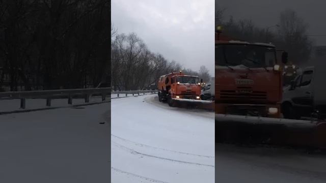 За ночь в столице выпало до 1 см снега, за день сугробы подрастут еще до 2 см - Москва 24