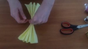 Цветы из бумаги для декора стен