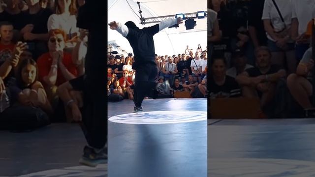 Break dance - by Shortyfingerz ( Брейк данс ) #танцы #брейкданс