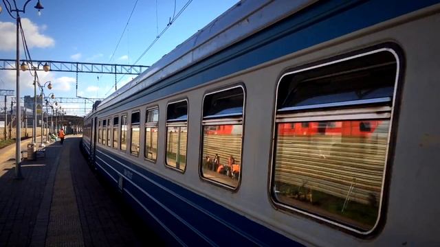 Электропоезд ЭД4М-0271 и ЭД4М-0302