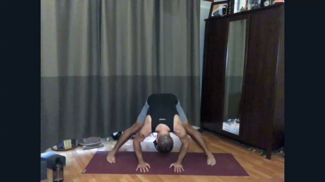 60-Minute Hatha Yoga Class with Jerry смотреть онлайн