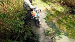 ОПЯТЬ УТОПИЛ ЭНДУРО МОТОЦИКАЛ В БОЛОТЕ ПОЯВИЛАСЬ ЭМУЛЬСИЯ В МОТОРЕ ЧТО ДЕЛАТЬ