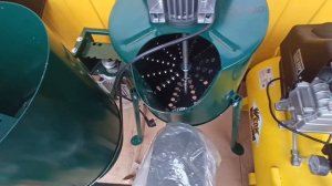 ЕДЕМ НА РЫНОК ПО КОРМОРЕЗКУ (ОВОЩЕРЕЗКУ) ДЛЯ МОИХ ЖИВОТНЫХ