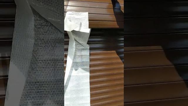 Установка полотна рольворот DoorHan профиль RH 77M коричневого цвета смотреть онлайн