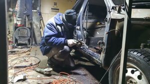 отсверливаем порог