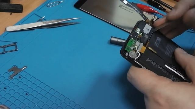 Huawei Nova (can-l11) - замена дисплея. Разборка. Подробно смотреть онлайн