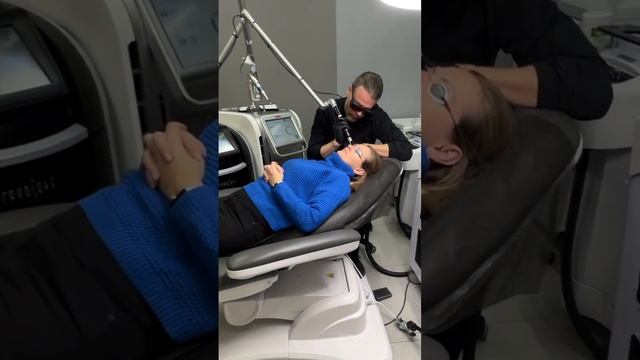 Удали татуаж бровей лазером ? #лазерноеудалениетату #удалениетатуажа #удалениебровей смотреть онлайн