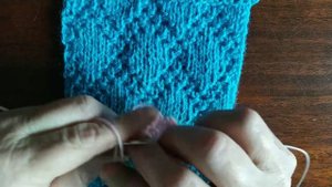 Как связать Объёмные рельефные Ромбы. Вязание с нуля. Узоры спицами. Вяжем вместе.