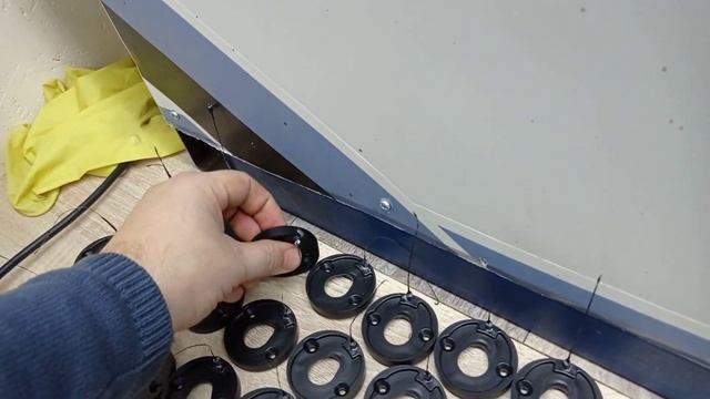 Работа формы с толкателями. Литьё пластика под давлением. Мелкосерийное гаражное производство?