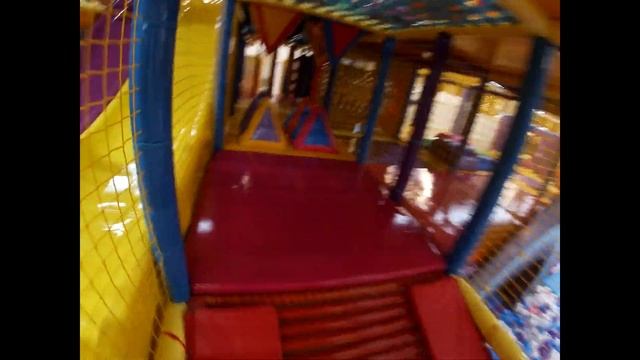 Обзор детского игрового комплекса в г. Дербент - взгляд изнутри. смотреть онлайн