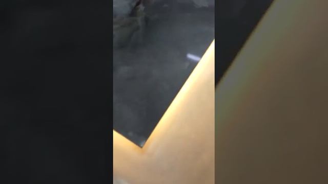Оникс в ТВ-зоне с подсветкой
