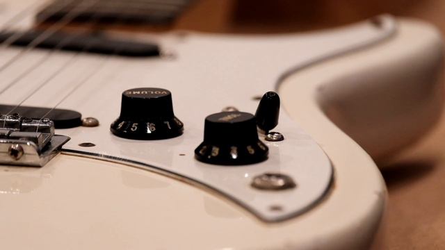 FENDER USA ' s Bullet 1 | BETTER THAN A STRAT OR TELE??? смотреть онлайн