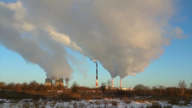Сильный дым пар зимой в мороз из ТЭЦ-27 Мытищи