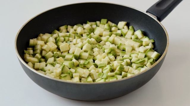 Кабачковая икра с фасолью