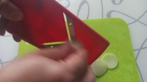 Идеально Быстрая и легкая нарезка лука тонкими кольцами