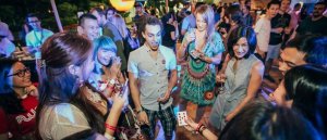 Азиат фокусник и его друг разоблачитель новое. New