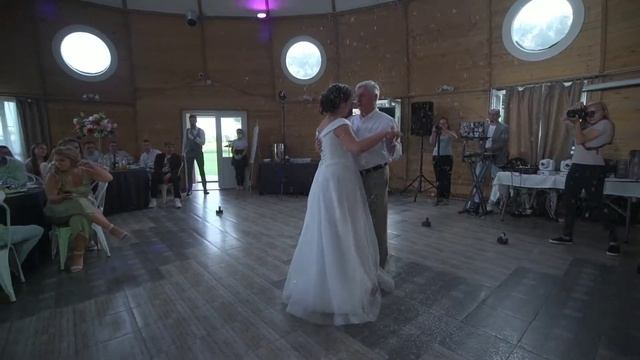 Очень нежный танец папы и дочки с использованием снега. Свадьба Калужская область. Заказ 8910912889 смотреть онлайн