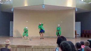 Танец уборщиц