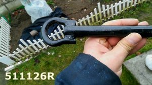 Штатные домкрат, буксировочный крюк и ключ балонник Рено Сценик 3\Меган 3