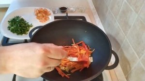 Лапша Вок с креветками и овощами