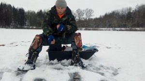 ЗИМНЯЯ РЫБАЛКА В БЕЛАРУСИ. ПЕРВЫЙ ЛЁД С УДОЧКАМИ И ЖЕРЛИЦАМИ ОТКРЫТ. БЕЛАРУСЬ ЩУКА И ОКУНЬ