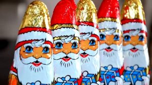 a lot of Christmas candy and sweet очень много новогодних сладостей и конфет