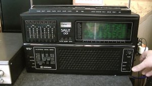 Экспортный вариант радиоприёмник Salut 001 у меня в колллекции