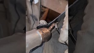 Как приваривается оторванное крепление к бамперу.