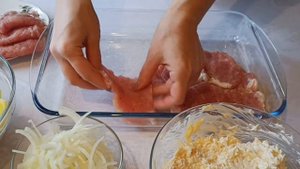 Мясо с картофелем под сырной шубой в духовке