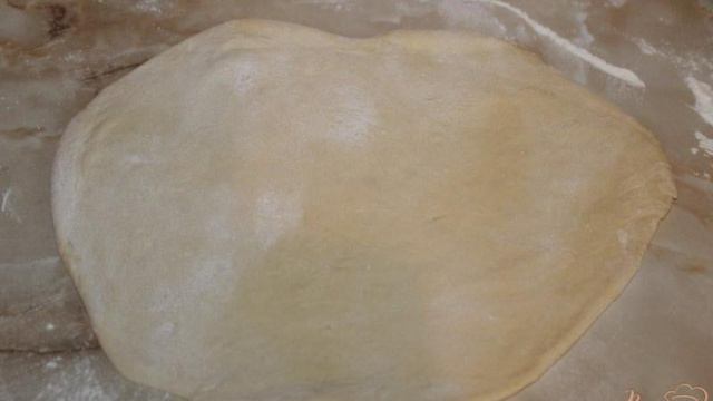 Сладкие вареники с изюмом и творогом