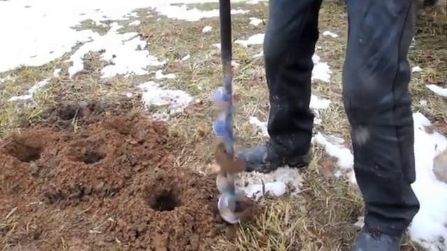 Бурим даже мерзлую землю , клевое приспособление для бура смотреть онлайн