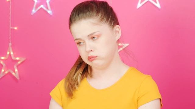 БОЛЬШАЯ, СРЕДНЯЯ и МАЛЕНЬКАЯ еда ЧЕЛЛЕНДЖ | Безумный Мукбанг с Гигантской и Крошечной Едой от DaRaD смотреть онлайн