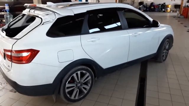 Установка заднего стекла Lada VESTA Cross смотреть онлайн
