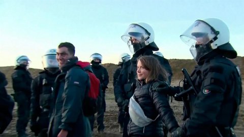 В Германии задержали Грету Тунберг на акции протеста экоактивистов