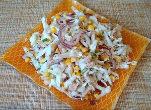 Салат с тунцом и пекинской капустой.mp4