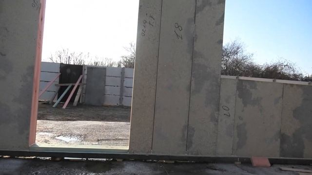 Можно ли сделать фундамент для СИП дома самому? Показываем на примере. Проблемный фундамент. смотреть онлайн