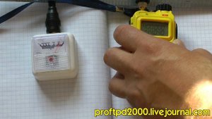 Стрелочный индикатор мощности до 300 МГц для измерения выходной мощности радиостанции.