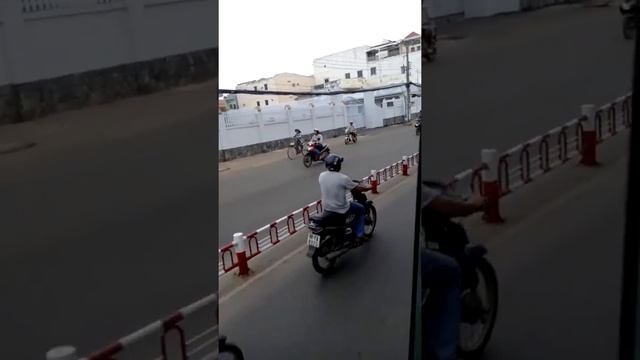 Vietnam. Вьетнам. Фантьет. Улица. Вид из автобуса.