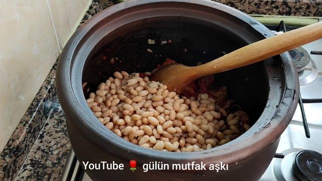 45 DK İÇİNDE HAŞLA  PİŞİR YE ETLİ KURU FASULYE  SUYUNA EKMEK BANDIRILACAK TARİF