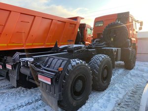 Седельный тягач Камаз-65225, переоборудован под односкатную ошиновку.