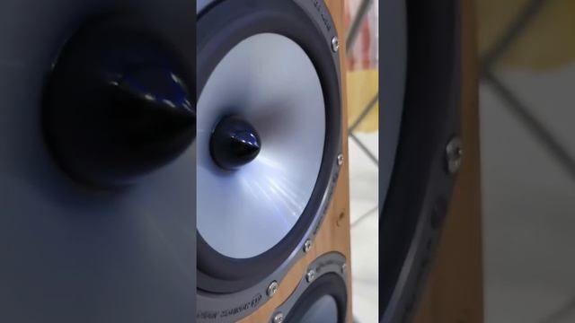 Фоновый шум усилителя Denon PMA-720 смотреть онлайн