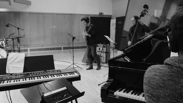 Oskar Jakob Tomala - Exit No.108 смотреть онлайн