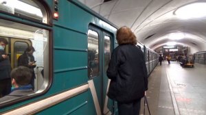 Электропоезд 81-717/714.5 "Номерной" №12 на станции метро Аэропорт, Замоскворецкая линия