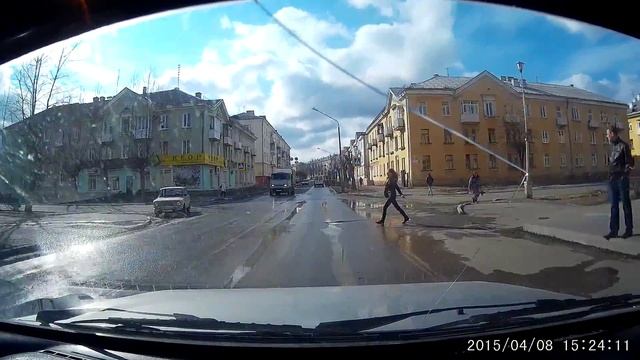 город Лесной. Пешеходы. Юношеский максимализм или... смотреть онлайн