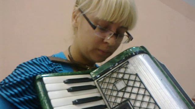 аккордеон Старый рояль смотреть онлайн