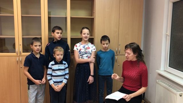 Урок пения №23 "Снежинки тихо падают" смотреть онлайн