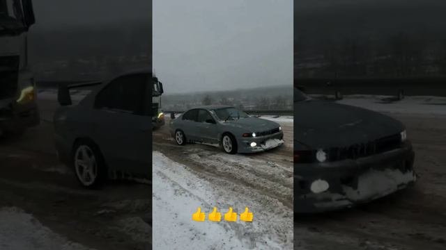 Легковушка тянет Камаз