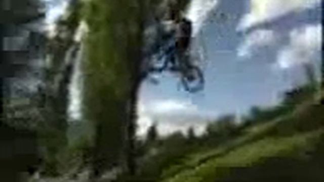 велосипедист упал и сломал шею смотреть онлайн