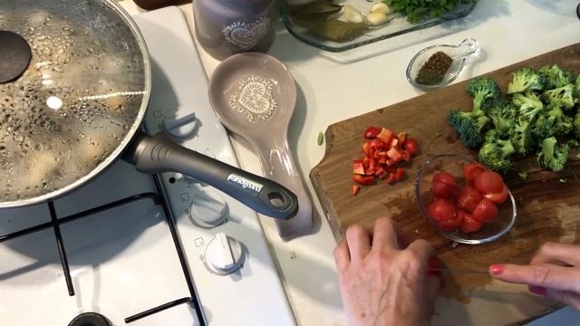 Легкий и сытный овощной суп на бульоне смотреть онлайн